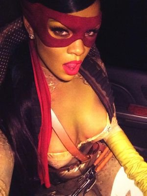@rihanna  #1love  #riri♥♥♥ #R8  its #NaviOrDie ! She is THE Icon !