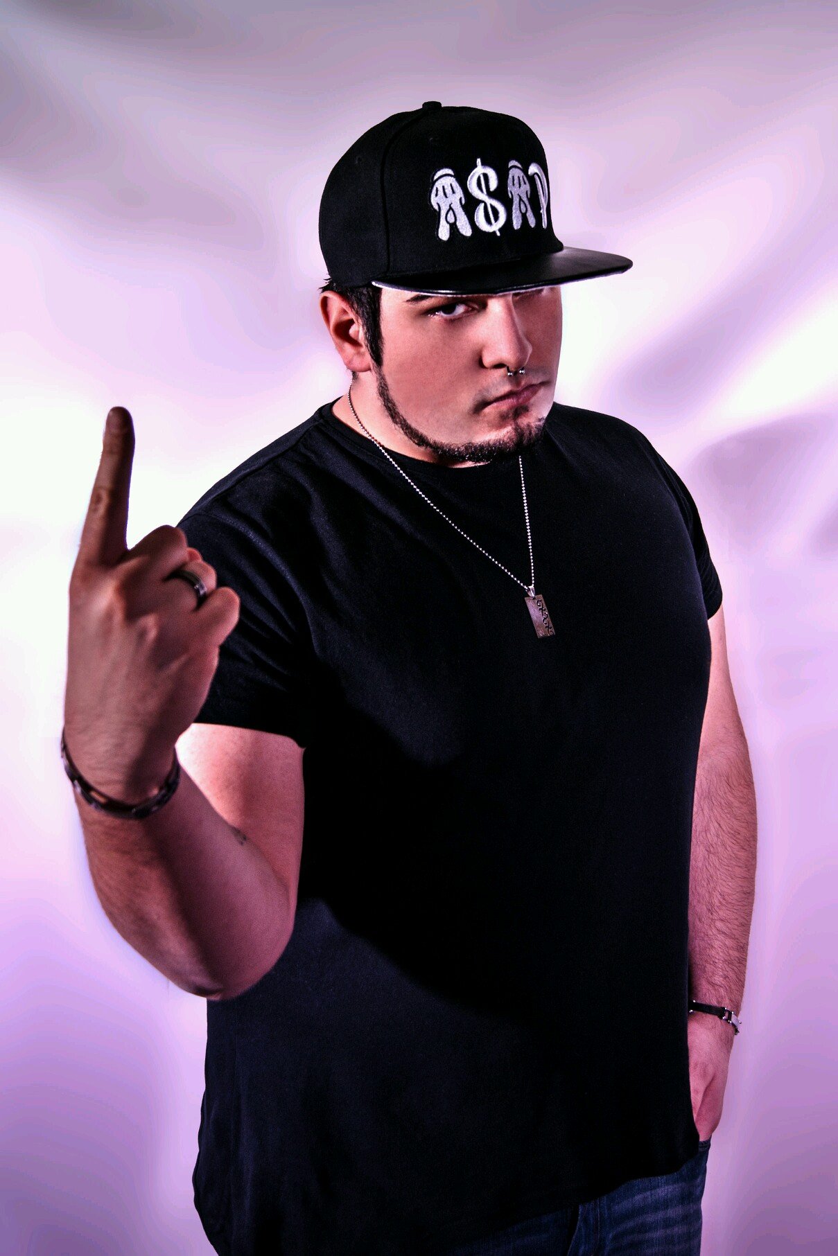 Artist Music // Dj // Producer //
Group Member Known Disaster //
@knowndisasters