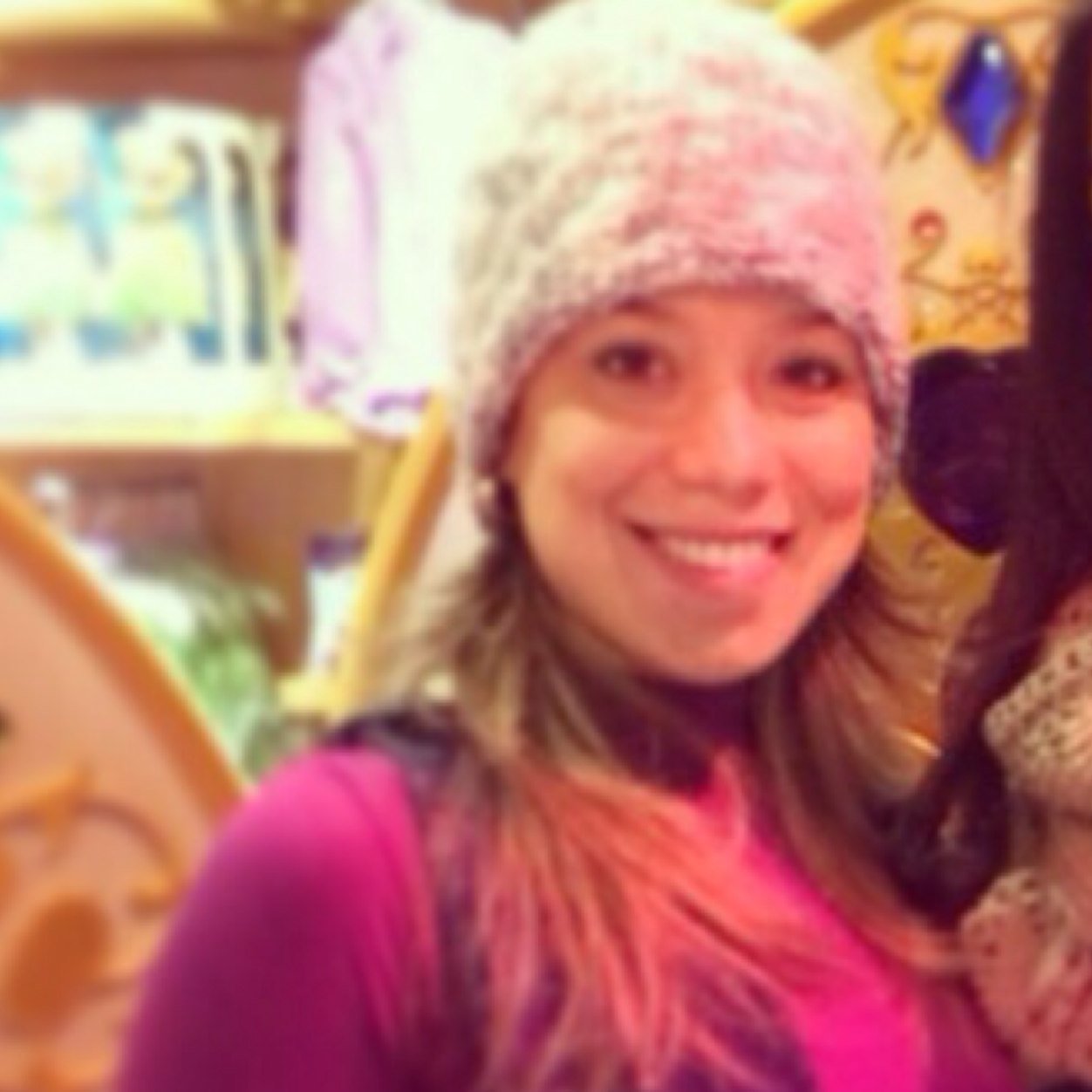 Chryss17's profile picture. Under the same MOON