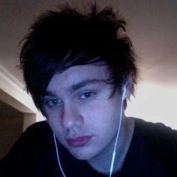 follow @calumft182 bc shes feeling down !!