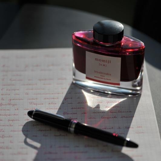 Likes photography but not with a phone, reading the news, travelling to Japan, and good old fountain pens