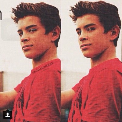 my parents warned me about drugs in the street, but they didnt warn me about blue eyed boys name Hayes Grier❤️