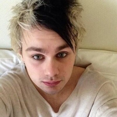 DONT FOLLOW THIS ACCOUNT FOLLOW @gaskarxth