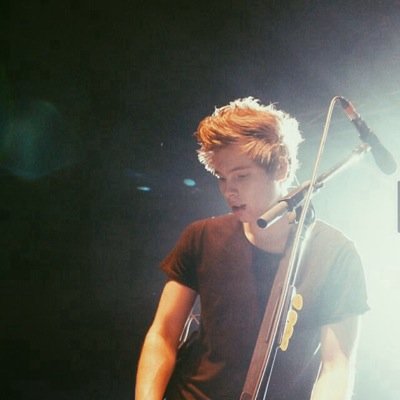 lukeyhpenguin's profile picture. Not gonna lie, I'm pretty addicted to Blink-182 songs.