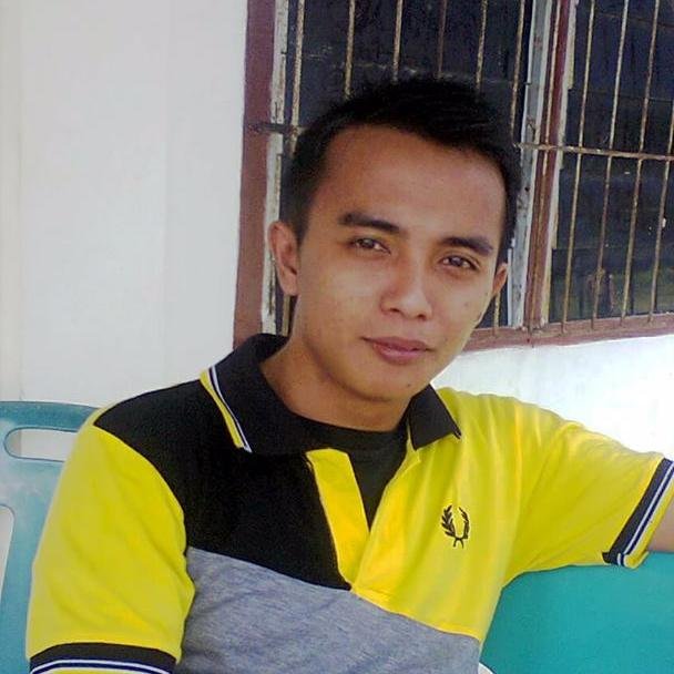 Perakit pesawat Mainan, Mahasiswa, Pemain Sepak Bola, penikmat burger, Penggemar (RealMadrid,Persipura)