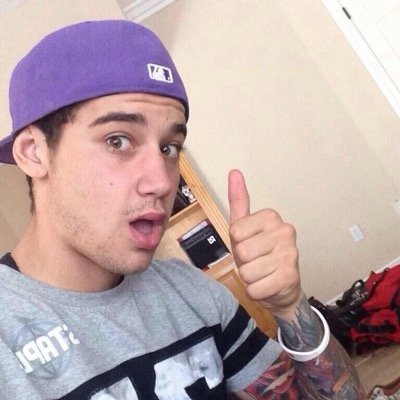 FREE FOLLOW FROM @judgingluke , FOLLOW HER SHE FOLLOWS BACK