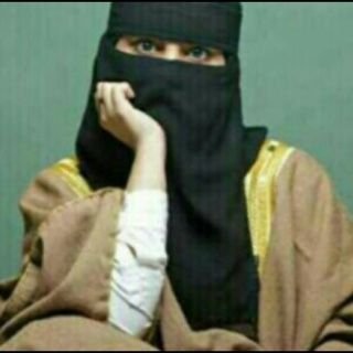 يا عيوني ليه باقي تحترين ، لو يحبك عن وصالك ما غفّا .