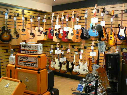 Heybrook Music is an Independent Guitar Shop based in Leigh, Gtr Manchester in the U.K. We specialise in quality guitars, amps  and service