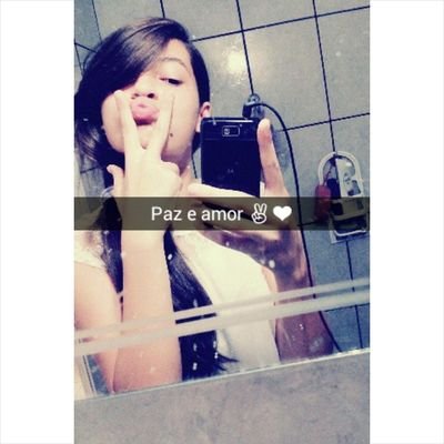 “logo eu que nem pensava eu nao imaginava te merecer agora sou o dono desse  amor“