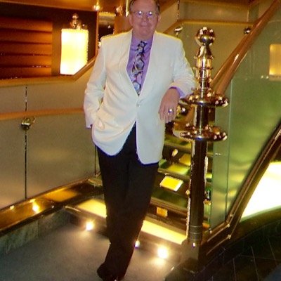 loves NASCAR, networker, free lead developer
