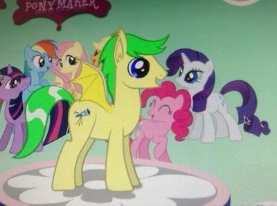 im a gaurd and @chicapizza @bonbondarlin @bonbonie @gfreddy are all my friends