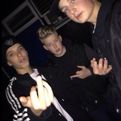 New twitter, unfollow my old one @kanesavva and Follow me and ill follow back