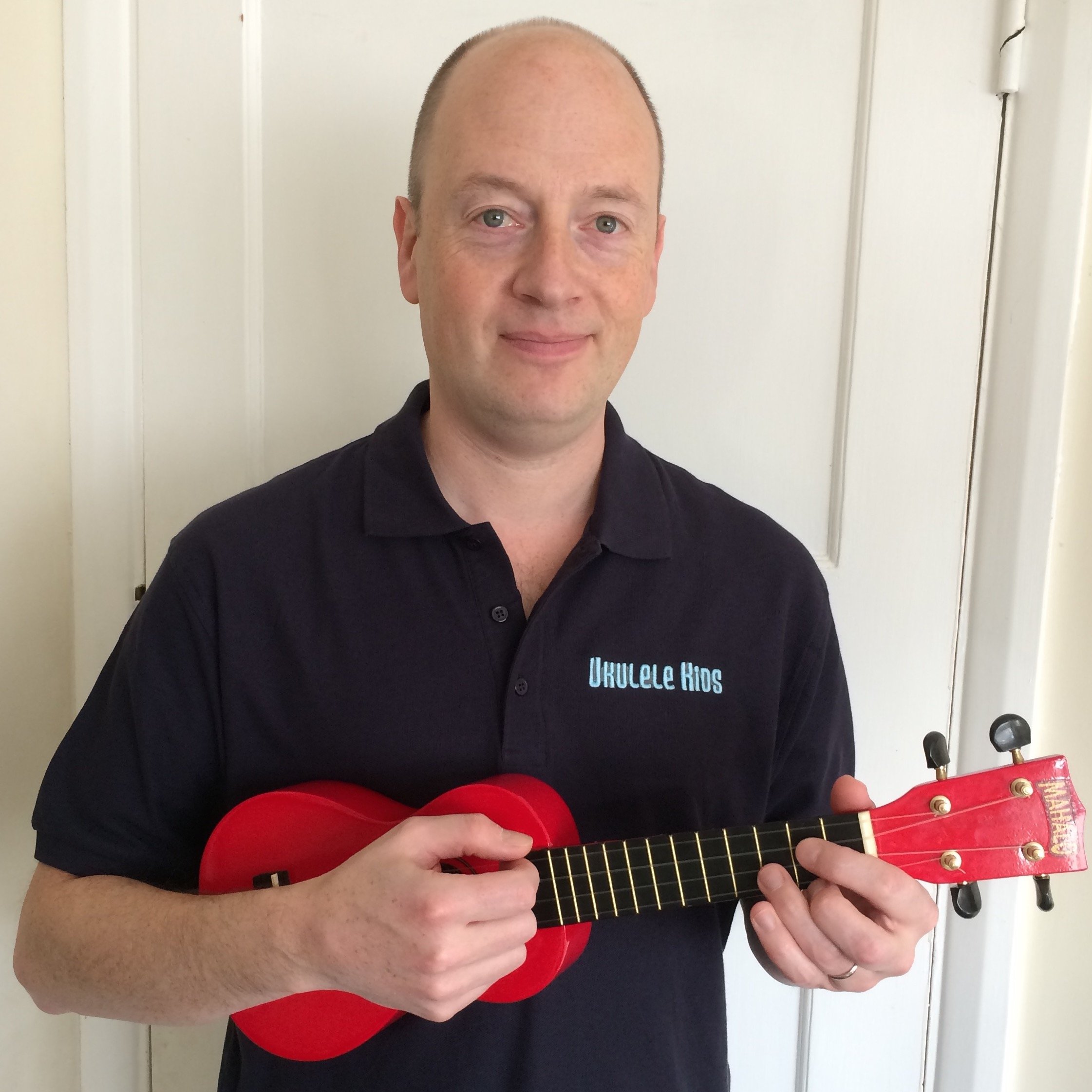 Ukulele & Guitar player, teaching in Devon and by Skype. Check out  https://t.co/XjLqcjULET and we also do kids group lessons on https://t.co/zY9y0ZdUyP