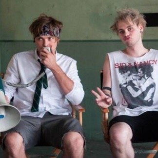 smashtonily's profile picture. you just cant give up