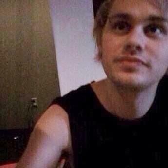 hi cutie, go follow @deepthroatmuke and ask for a follow back