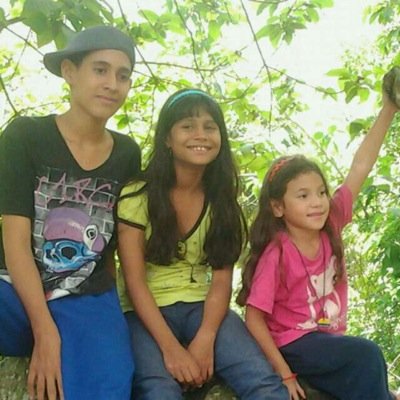 Amo a mis niños!!
Amo a mi país! y Nunca he pensado en vivir en otro lugar que no sea Venezuela! Caracas! Amo el béisbol y a mis Leones del Caracas!