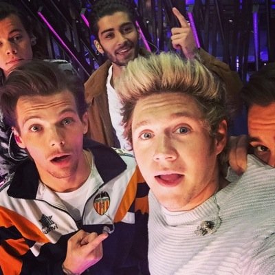 follow @bernicarrasco and RT her pinned tweet! please!