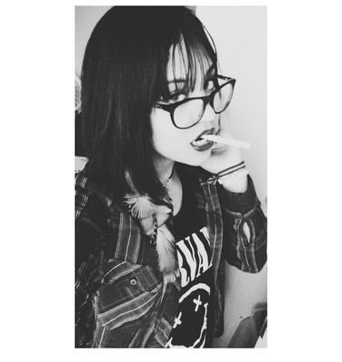 Um livro sempre traz,com a sua magia,um mundo novo para podermos entrar e esquecer,por um momento,a realidade. Writer, Reader, Divergent, Narniana & Demigod. ❤