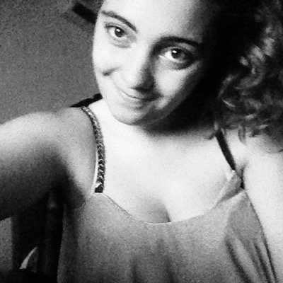 18 anos Dou um beijinho a quem me seguir Snapchat : beatriz17pereir instagram : beatriz_mendes_pereira sigam me ✌️