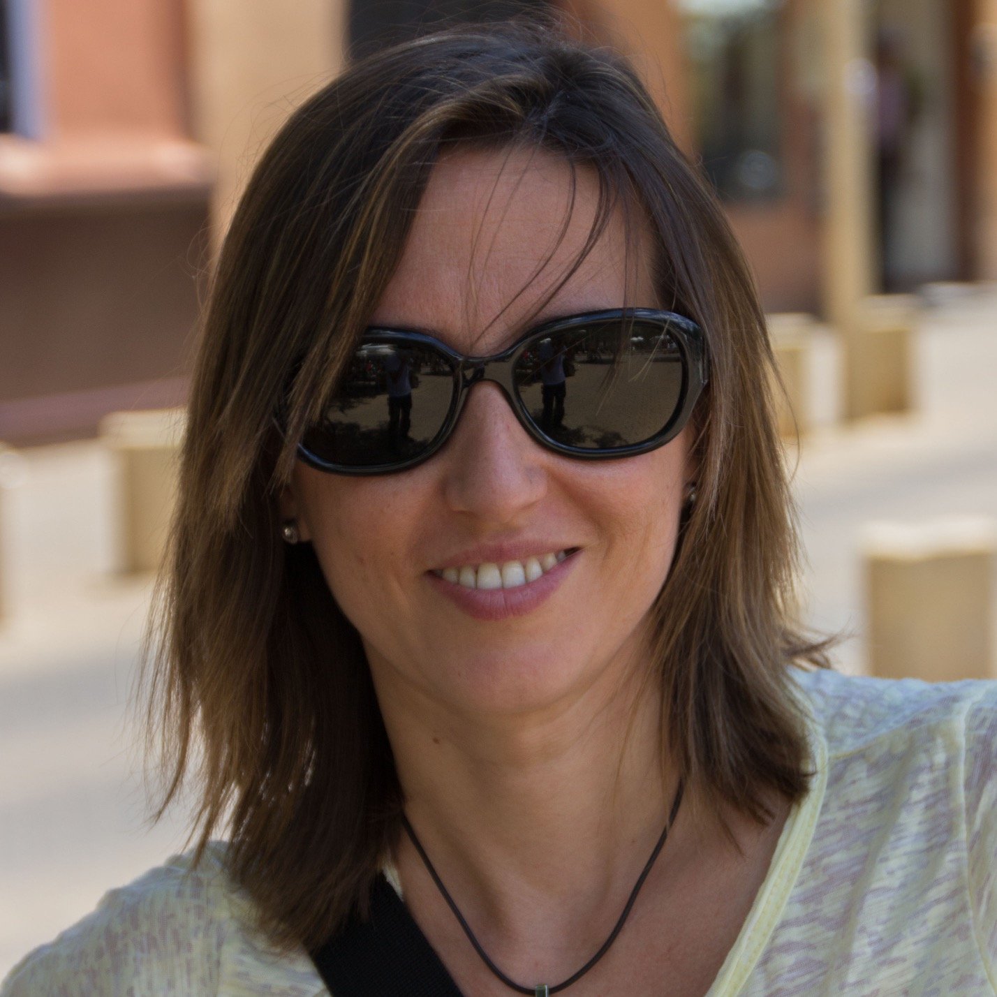 montselopezr's profile picture. 