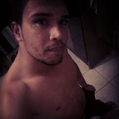 Se tivesse acreditado na minha brincadeira de dizer verdades teria ouvido verdades que teimo em dizer brincando.