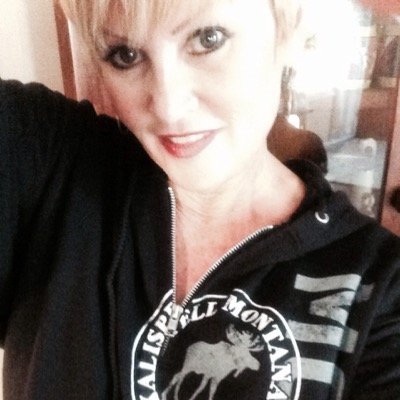 kriscallie's profile picture. 