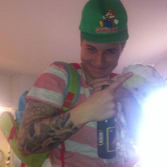 Slaktarboriz's profile picture. Follow me on Twitter to see when I go Online