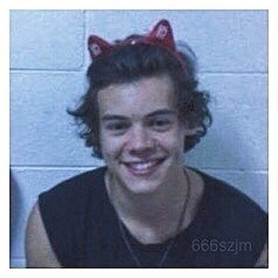 HIII READ THE LINK IN MY BIO FOR EASY QUICK MONEY 100% REAL BRUH earn money for 1d and 5sos tickets bruh CLICK LINK IN BIO