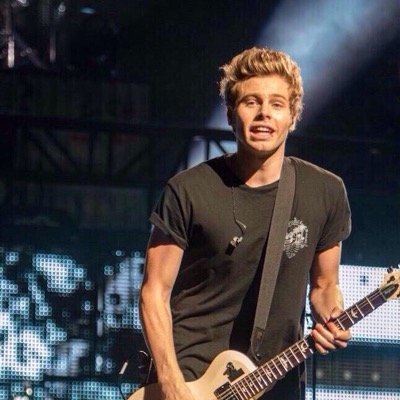 FOLLOW @lukeswayout SHE GAVE YOU A FREE FOLLOW I LOVE YOU ❤️