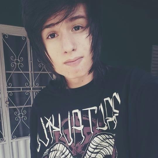 pqpeloi's profile picture. 17 · brazil · skate · good vibes · aliens bless · rap · reagge · post-hc · indie · music · guitarrist from @setimohorizonte band