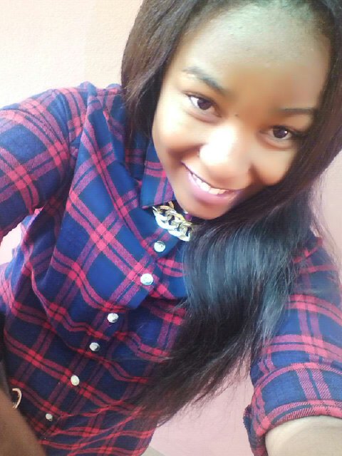 Poomzeelay's profile picture. fortune favors the bold.