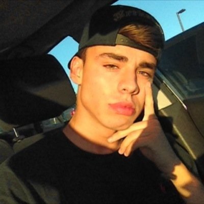 papi_fllacko's profile picture. 