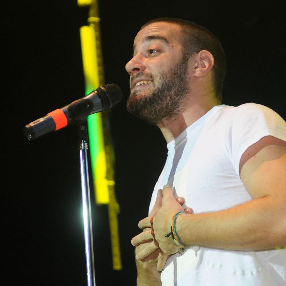 Cantante de @DelAbuelo desde aquel 1997.