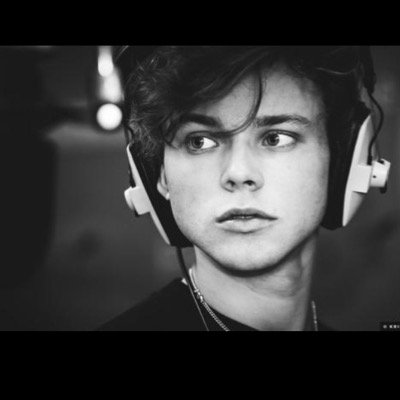 Tadpoles are baby turtles -Ashton Irwin 8/8/14❤️