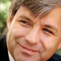 Cuenta oficial de apoyo al fútbol Chileno, a través de Harold Mayne-Nicholls y su gestión.