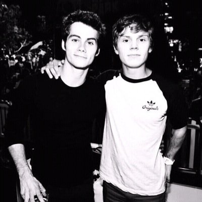 I love all time low and SP and HARRY POTTER♥, hello:)followBack (potterhead)♥tributo