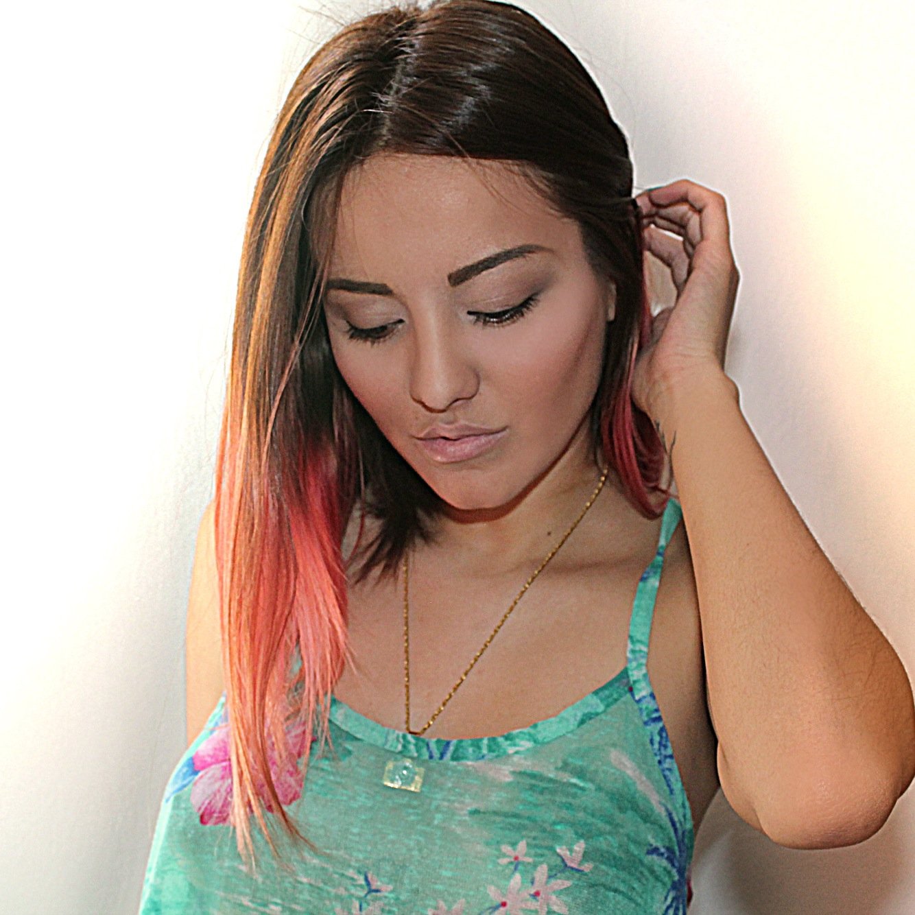 MarialeSingToMe's profile picture. Never ever let anyone ruin you.