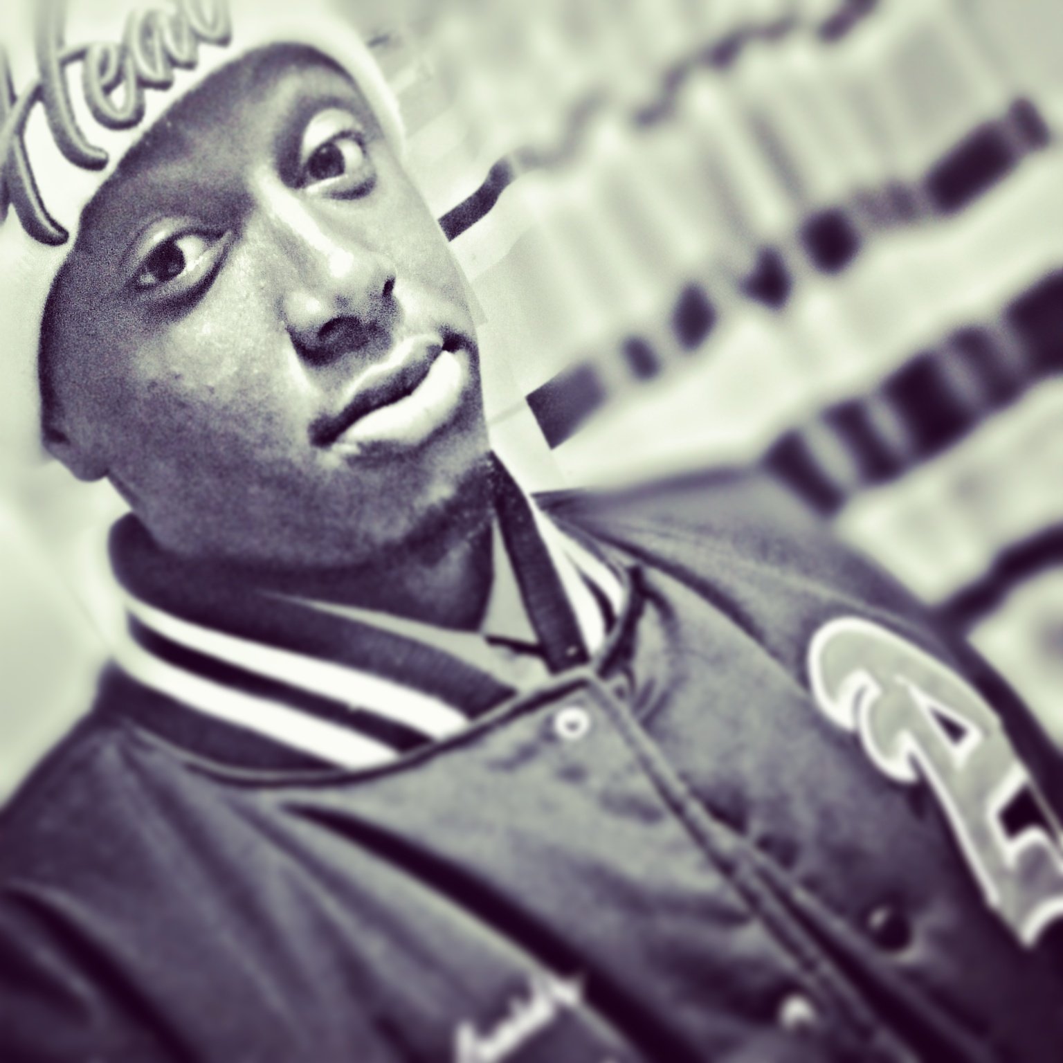 KIK ME:kalebjwalker ,follow me @DATBOIIKSMOOVE_OHKILLEM  on instagram nd I will follow back...!