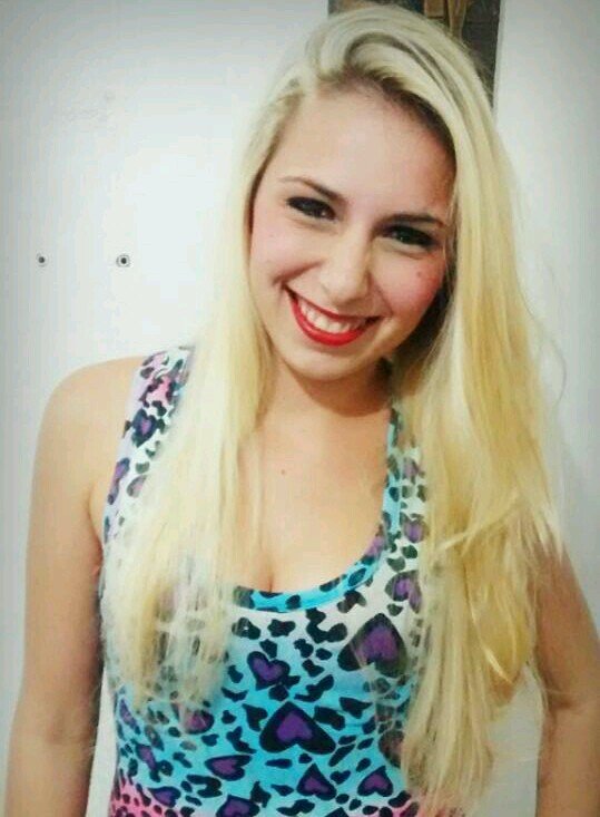 Escorpiana, solteira, chata, ciumenta ' 15 anos ;;