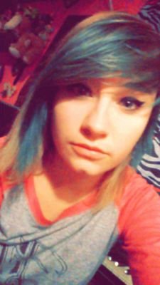 Lexi_likes_food's profile picture. why did I make a Twitter. I have no idea... make me a sammich.