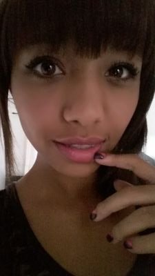 Estas  alegrias violentas tem fins violentos ,parecendo no triunfo com fogo e pólvora ,que num beijo se consomem .