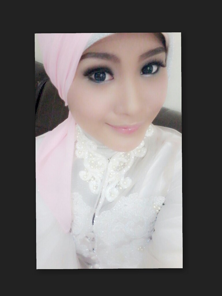 Work Bank Negara Indonesia ,Fashion and traveling lovers ,endorse holic see my instagram @arafahnieria