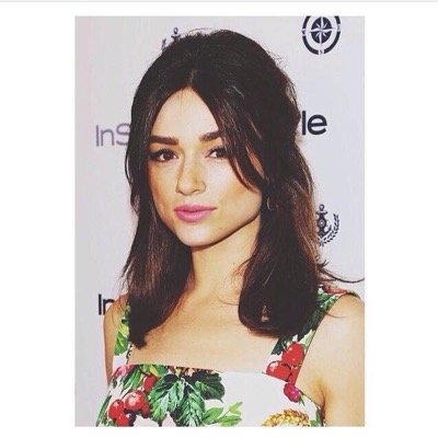 hey guys can you please go follow my current account @poseyophile thanks love u