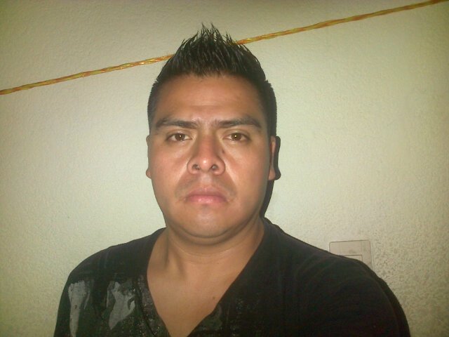 josuelopez102's profile picture. 