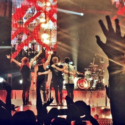 5sos. austin mahone. 1D

old account was @_wish_dream . i forgot my password. oopsies