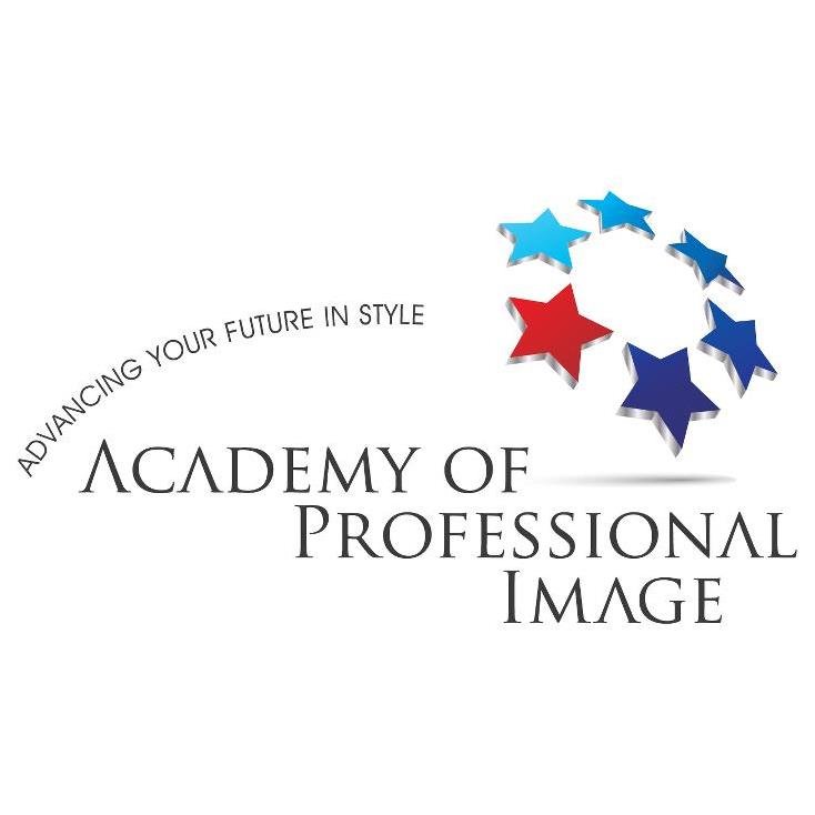 Become a personal stylist, image and colour consultant with our comprehensive and innovative online training programs.  Learn the art and science of style