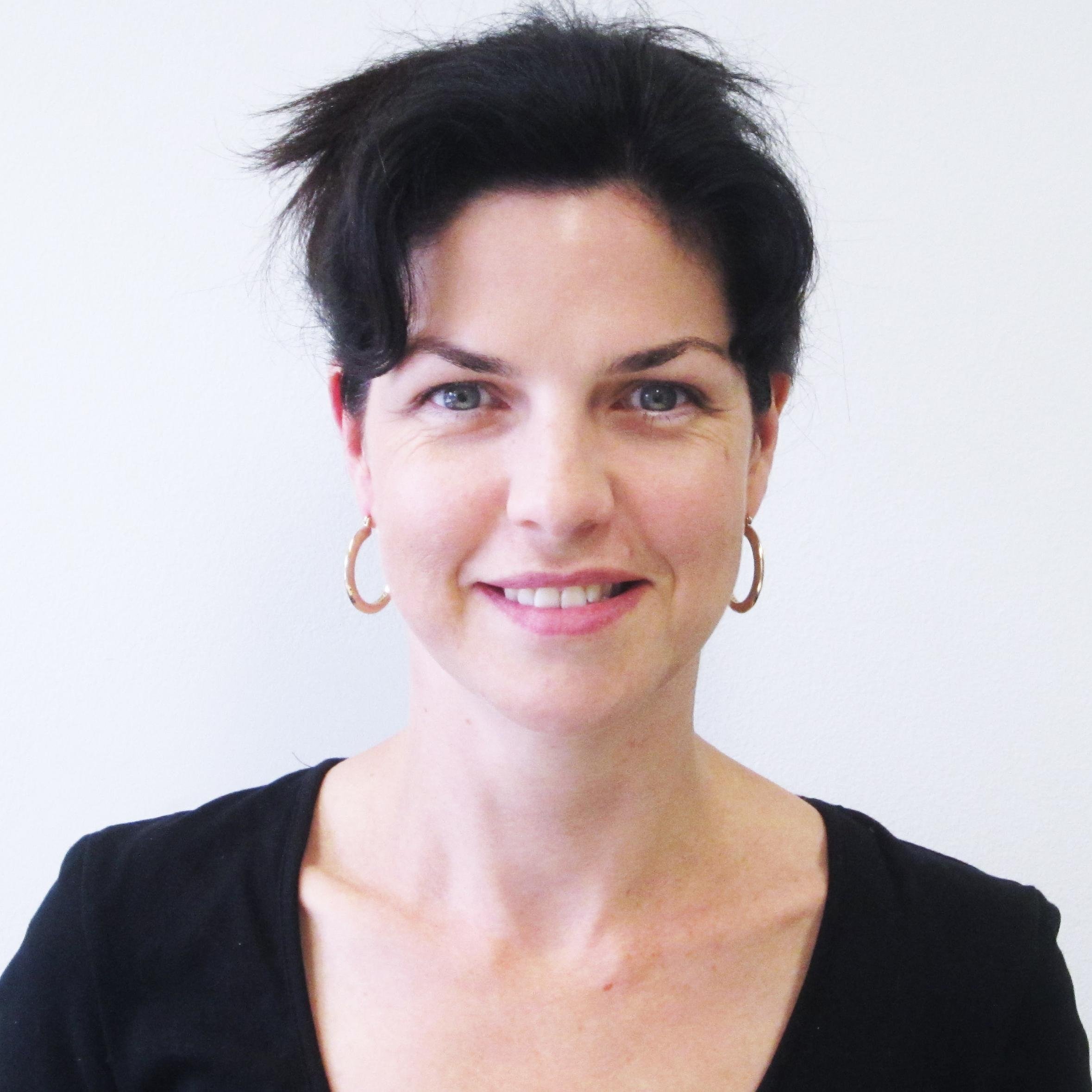 Communications professional, feature writer, editor, classical music reviewer, violinist, mother.