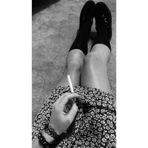 I'm a lost soul that can't find her way back home kik: bambi_hihi
