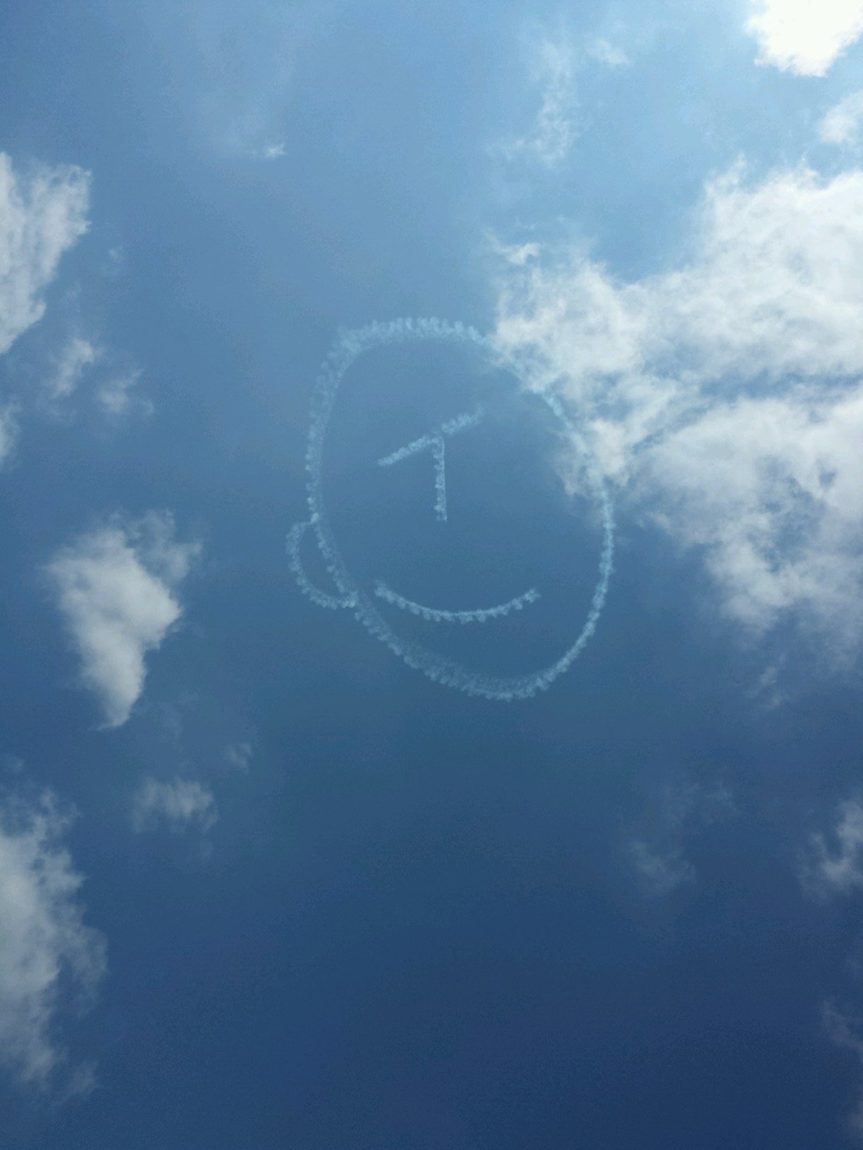 plusviiibes's profile picture. only positive vibes ~ open your 3rd eye