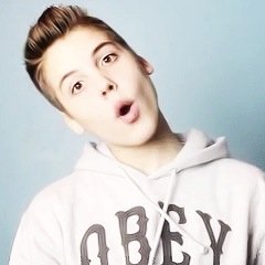 Hi beutiful, please dont follow this account, go and follow @espinosawhugs because she gave you this free follow:)